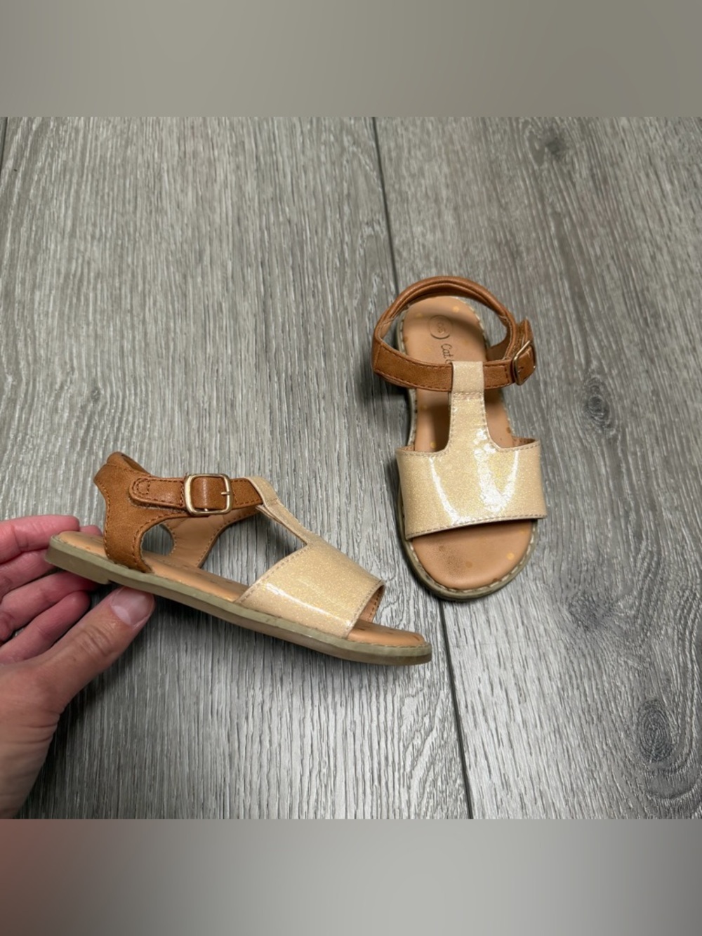 CAT AND JACK T STRAP HOOK AND LOOP
CLOSURE SANDALS BROWN SPARKLE GOLD TODDLER 8